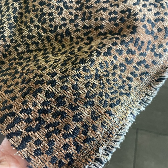 LEOPARD/CHEETAH FABRIC REMNANT PIECE APPROX 58" X 62" - Picture 4 of 8
